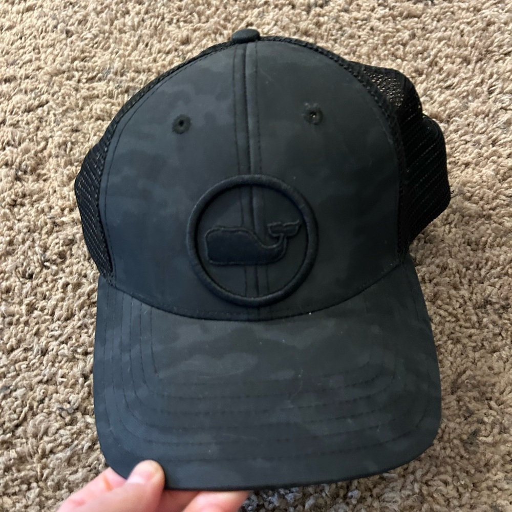 Vineyard vines men’s camo black SnapBack hat